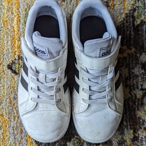 Boys Adidas White Grand Court Sneaker, size 1.5